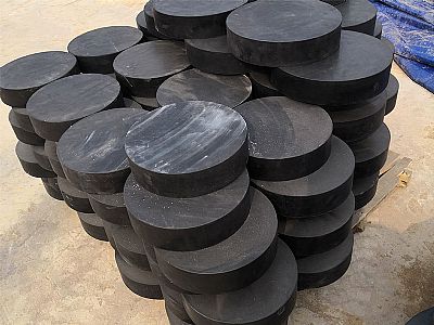 嵩县板式橡胶支座由若干层橡胶片与薄钢板经加压硫化